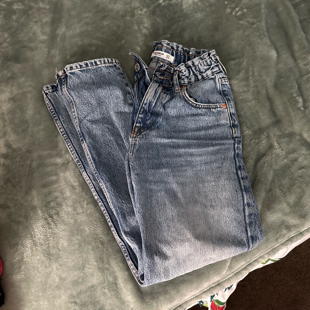 Pull&Bear high rise blue jeans in size 2!